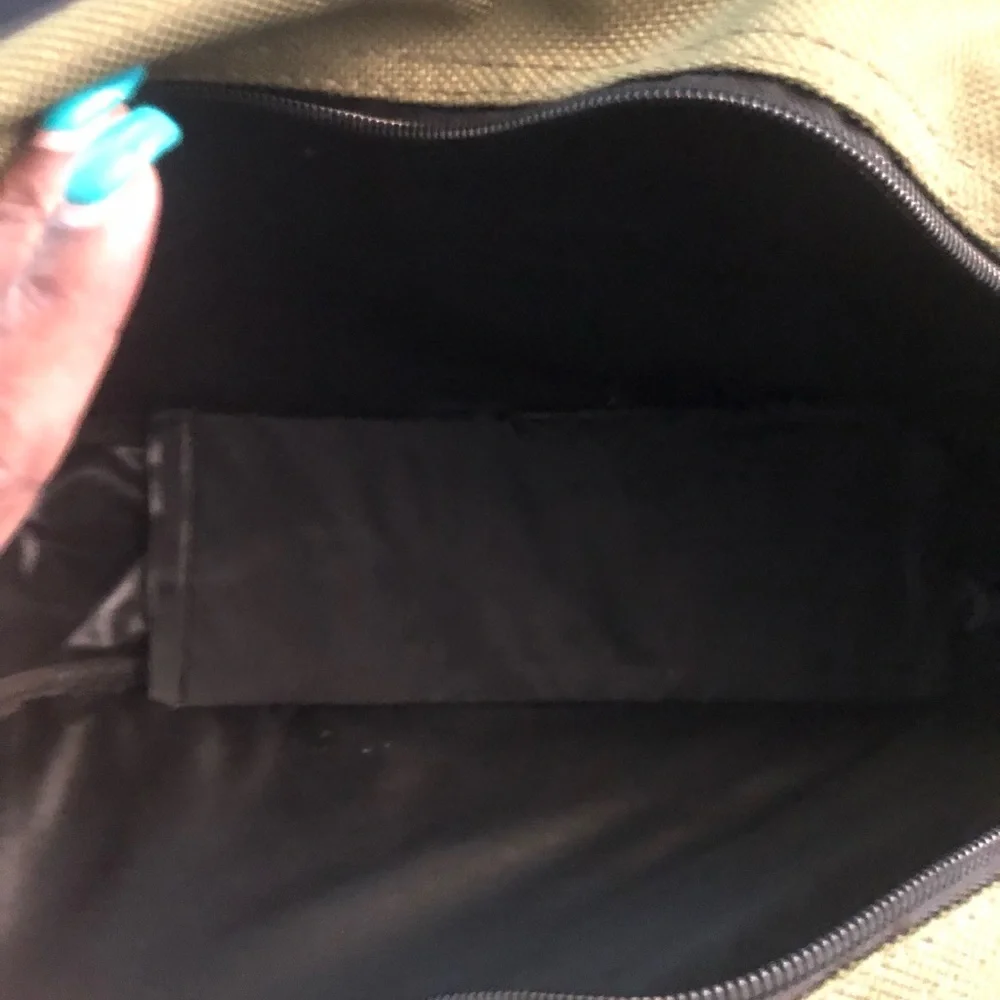 U.S. Traveler Shoulder Bag, pine green canvas, black trim, like new condition